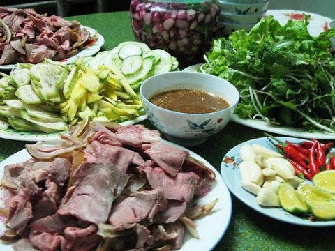 /uploads/001-Blogphunu/3-Blog-doi-song/2-Xem-An-Choi/dac-san-da-nang-khong-the-bo-qua/dac-san-da-nang-khong-the-bo-qua-1.jpg